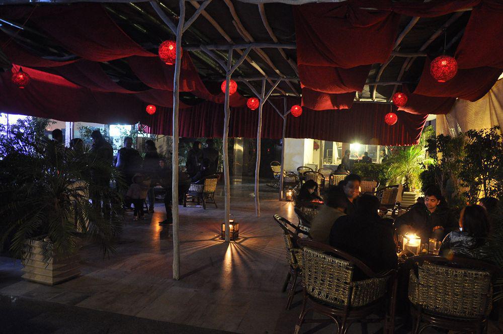 The White Klove New Delhi Ngoại thất bức ảnh